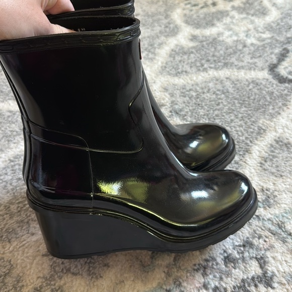 Hunter Original Refined Mid Wedge Boot in Black - Picture 5 of 10
